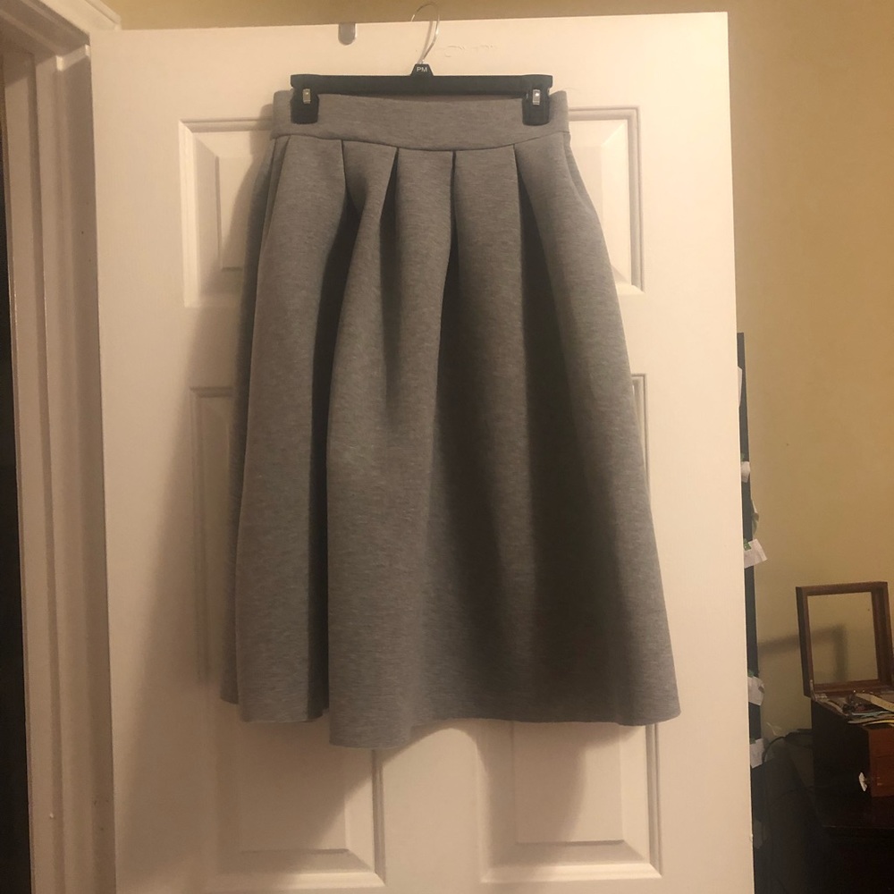 Skirts - Picture 2 of 2